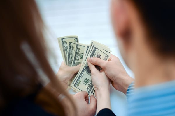 Kötelező-e adóstárs a személyi kölcsön igényléshez?