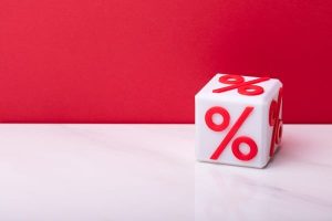 Fix törlesztőrészletű, vagy változó kamatozású piaci hitelt érdemes felvenni?