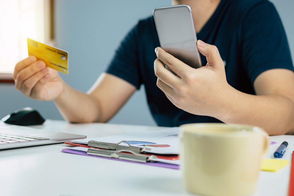 Miért éri meg online intézni a kölcsönt?