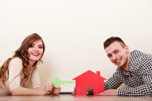 Jelentős könnyítés jöhet a fiatal lakásvásárlóknak