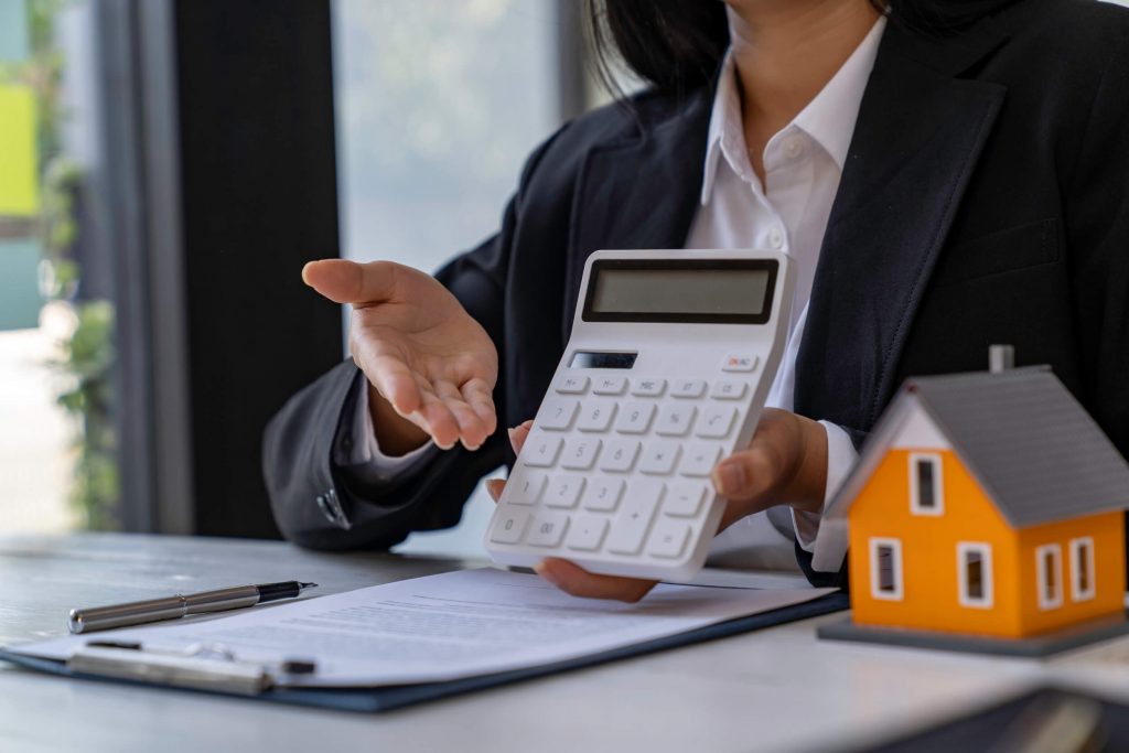 Díjrobbanás a lakásbiztosításoknál: mit tehetünk az emelkedés ellen?